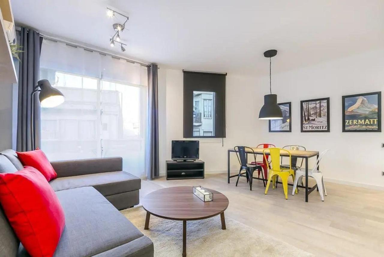 51Sam1021 - Modern Apartment Near Montjuic Barcelona Exterior photo